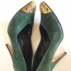 VINTAGE GREEN SUEDE HEELS